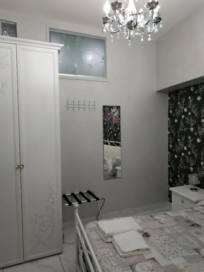 Apartment Guesthouse Aaron2 Naples Italy