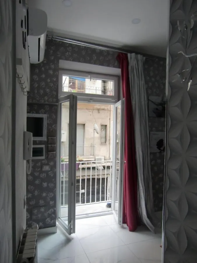 Apartment Guesthouse Aaron2 Naples Italy
