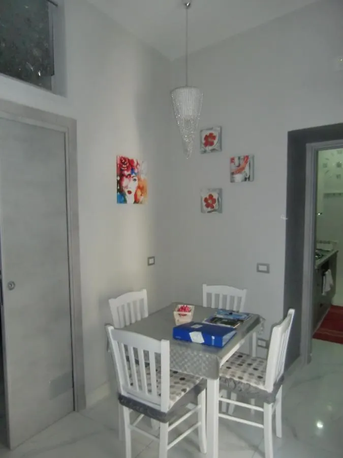 Guesthouse Aaron2 Naples Apartment