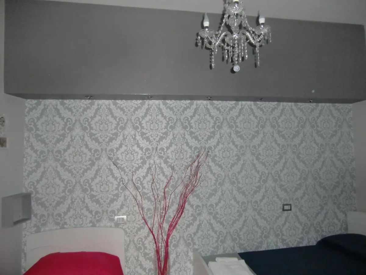 Apartment Guesthouse Aaron2 Naples Italy