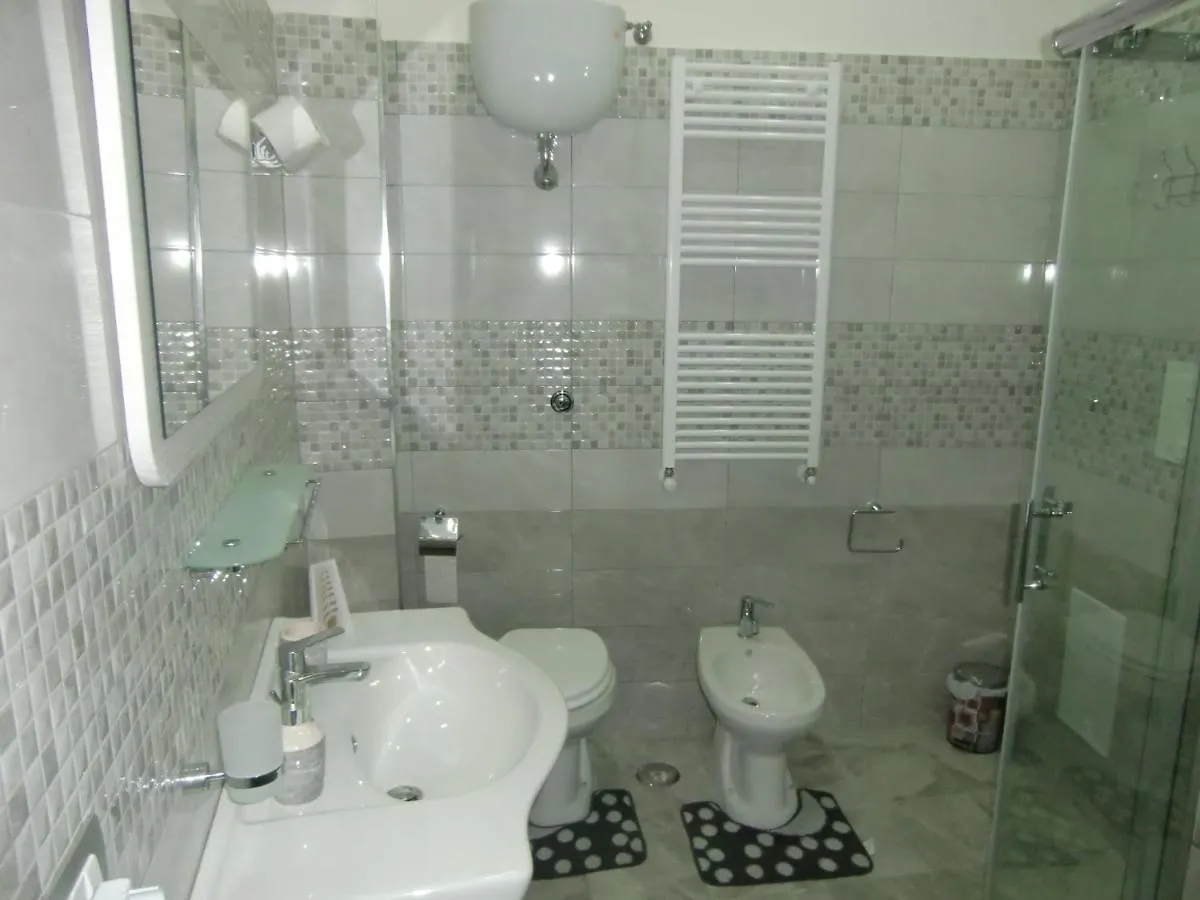 Guesthouse Aaron2 Naples Apartment