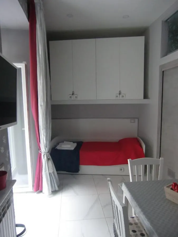 Guesthouse Aaron2 Naples Apartment