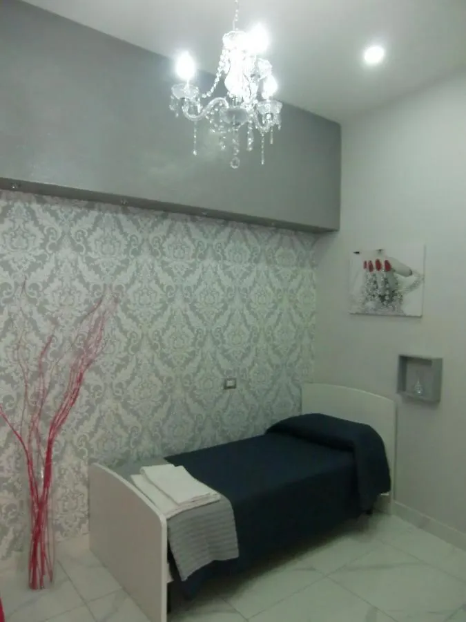 Apartment Guesthouse Aaron2 Naples Italy
